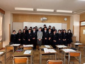 富田高等学校で職業講話を開催しました！！